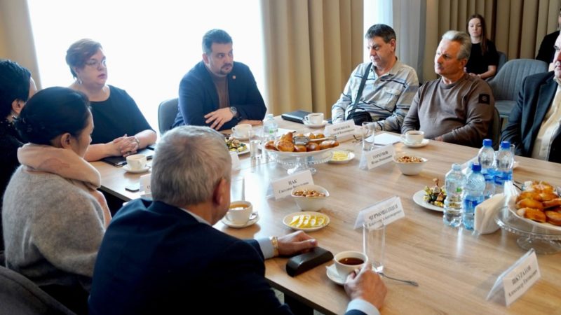 Николай Пархоменко провел встречу за круглым столом