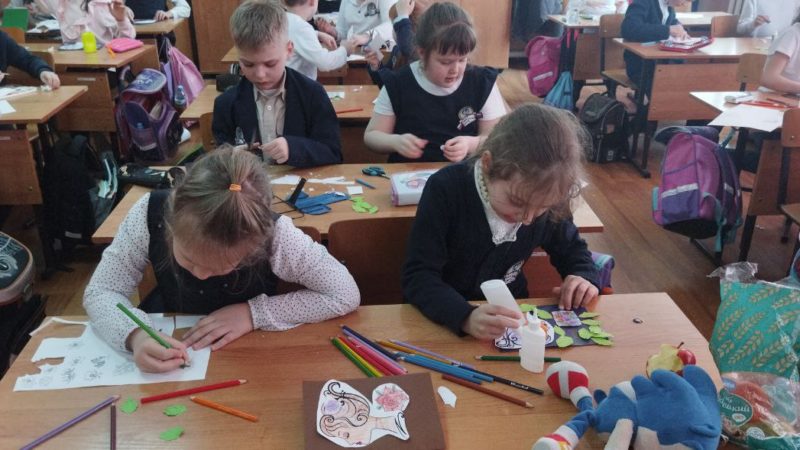 Мастер-класс по открыткам к 8 Марта – от Рузской библиотеки