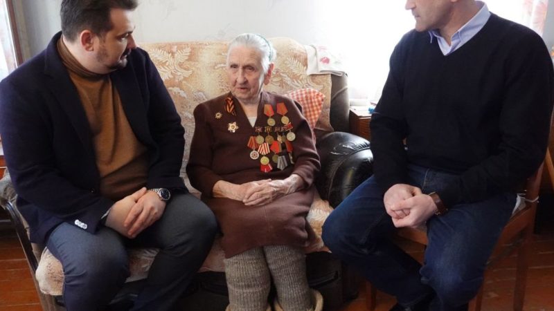 Глава округа пожелал участнице ВОВ здоровья и долгих лет жизни