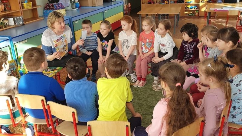 У тучковских дошколят в гостях – библиотекарь