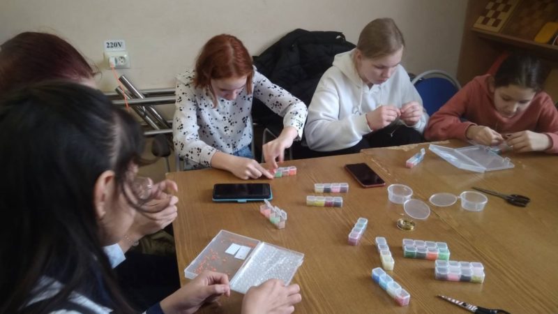 В Орешковской библиотеке – мастер-классе «Чудо-бисер»