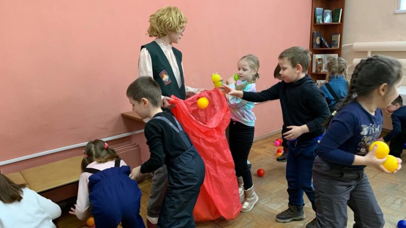 В Рузской библиотеке детсадовцы играли с домовым