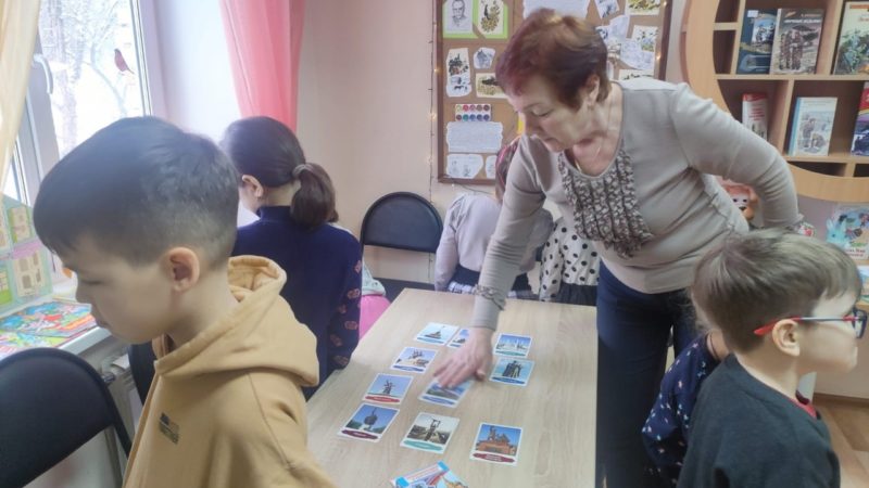 Юные тучковцы, играя, узнавали города