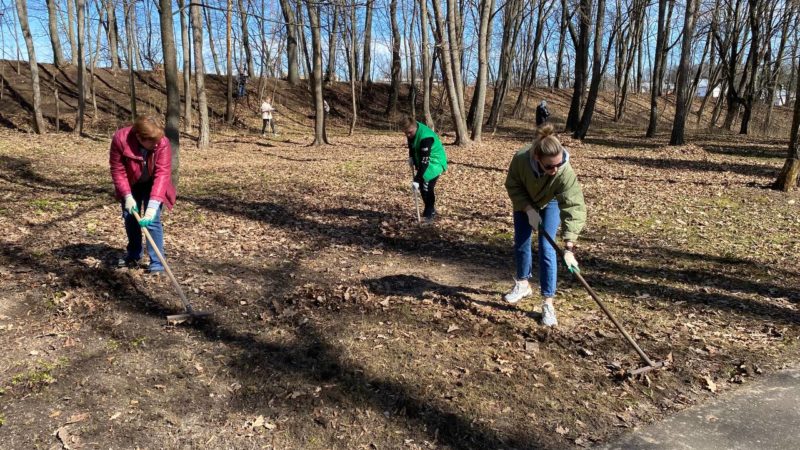 В любимом всеми ружанами парке 8 апреля состоялся субботник