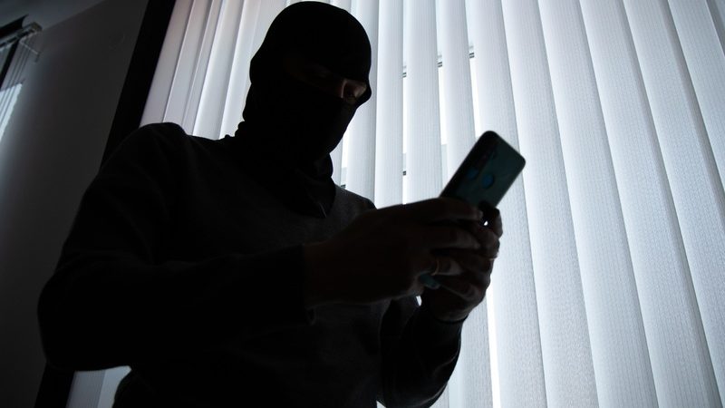 Тучковские полицейские расследуют дистанционное мошенничество в отношении 21-летнего жителя