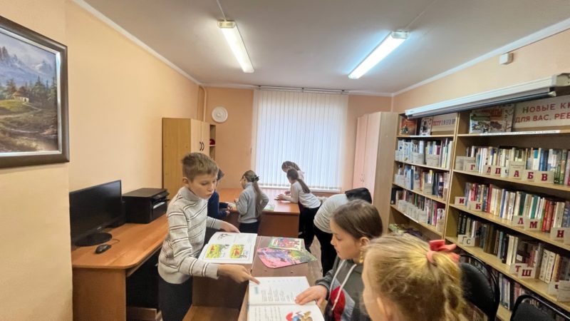 В Старорузской библиотеке играли в сказки