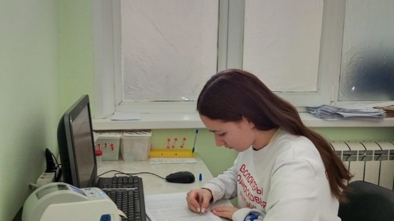 Рузские волонтеры продолжают работать в Тучковской поликлинике