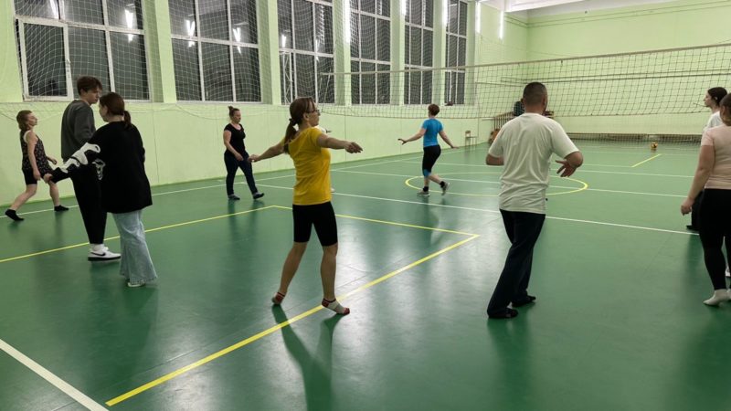 Беляногорцы учились вальсировать