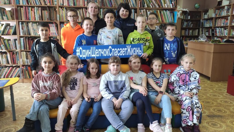 Рузские школьники на каникулах повторили с сотрудниками Госавтоинспекции правила безопасности