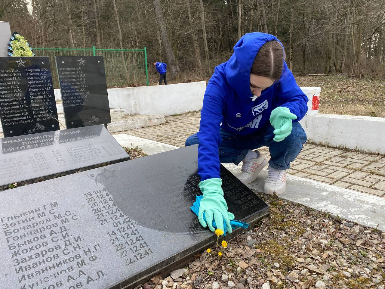 Уборка мемориалов. Памятники ВОВ.