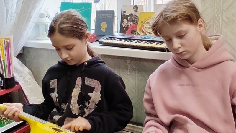 Литературно-музыкальная встреча в Краснооктябрьской библиотеке