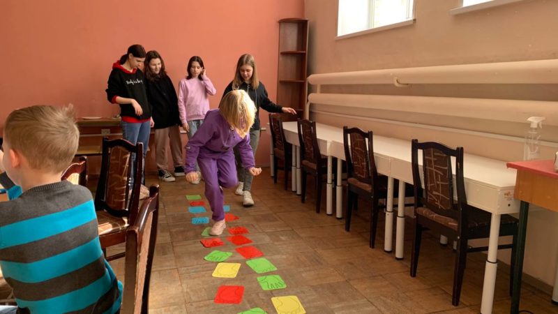 «Каникулы Петрова и Васечкина» вдохновили юных ружан на игры