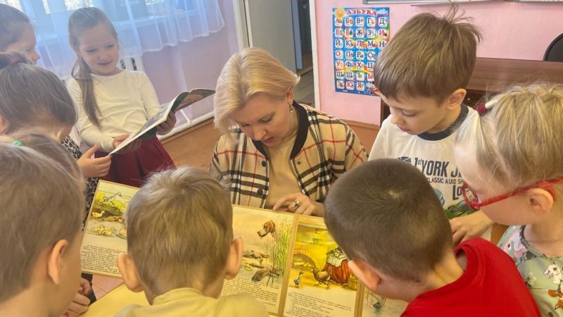 Колюбакинских детсадовцев воспитывают на примере «Гадкого утенка»