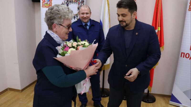 Николай Пархоменко вручил жильцам аварийных домов ключи от новых квартир