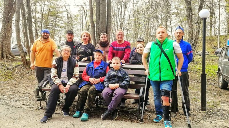 На Городке убирали мусор и кронировали деревья