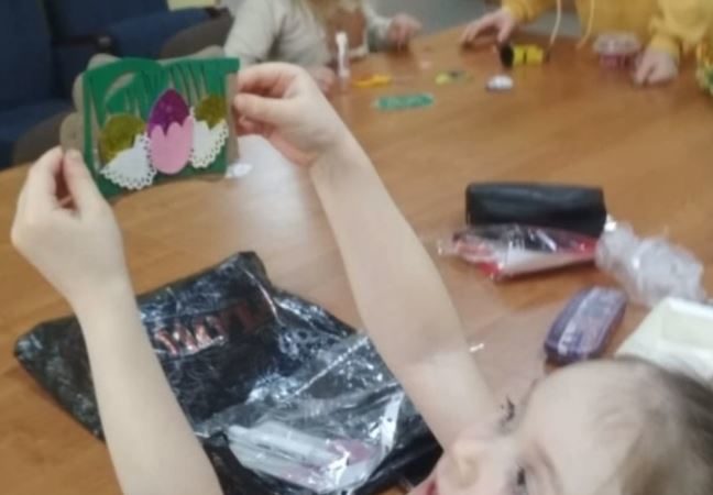 Колюбакинцы делали пасхальную открытку