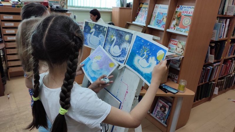 В Тучковской библиотеке рисовали иллюстрацию к «Сказке о царе Салтане»