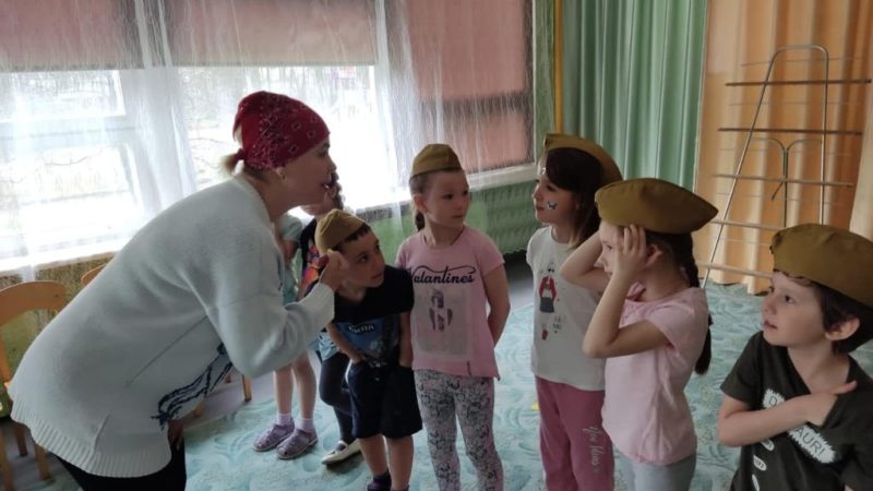 Беляногорские дошкольники делали упражнения по вокалу