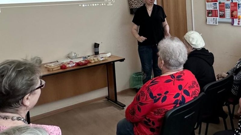 С нововолковскими пенсионерами обсудили, как получить большой урожай