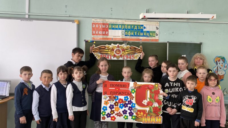 «Парад военных книг» для лидинских школьников