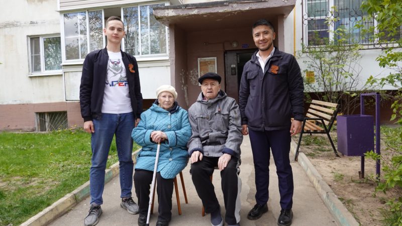 Подарки и концерт для ветеранов