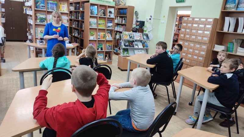 В Тучковской библиотеке мастерили птиц