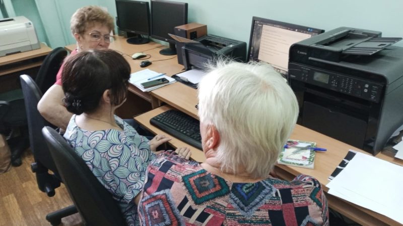 В Рузской библиотеке помогают осваивать компьютер