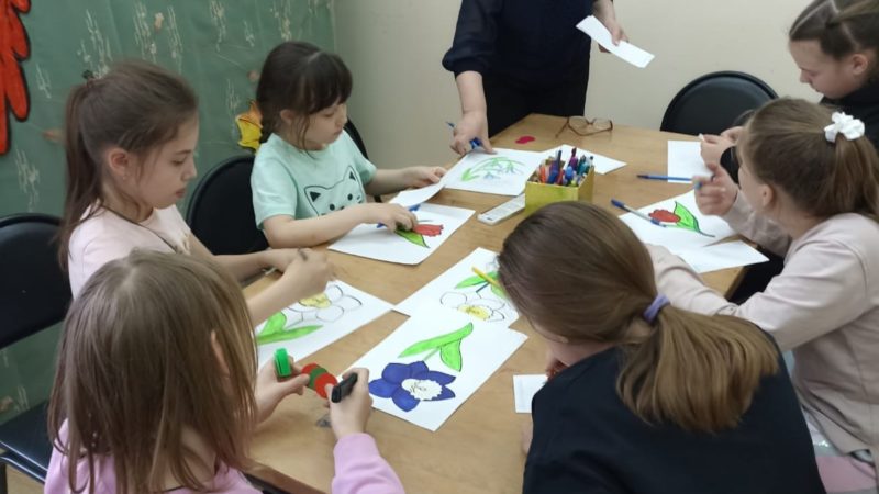 Лидинцы рисовали весенние картины