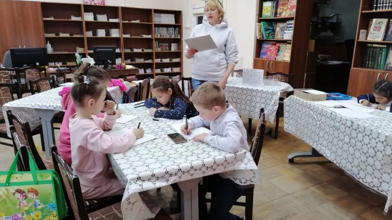 В Рузской библиотеке – уроки каллиграфии