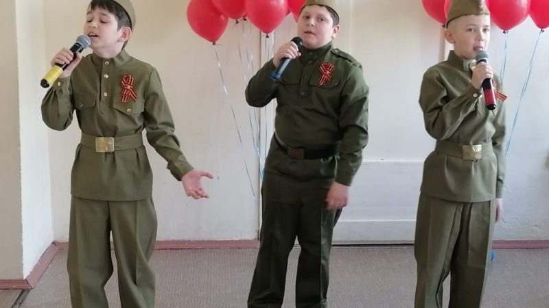 Звучали песни военной поры