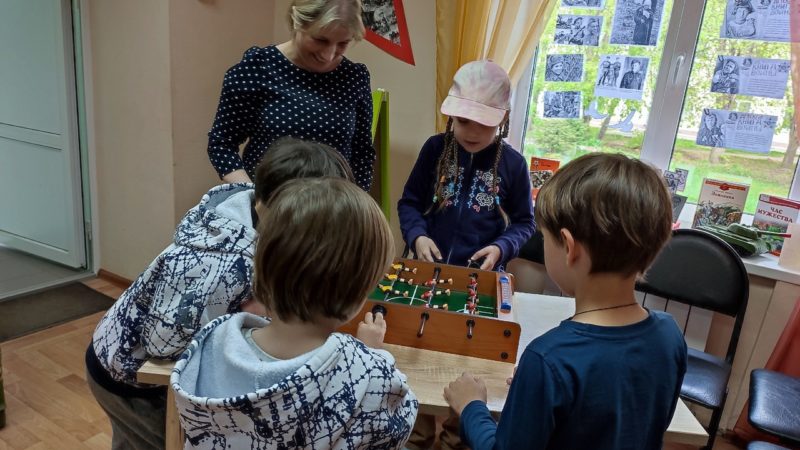 Маленькие тучковцы идут играть в библиотеку