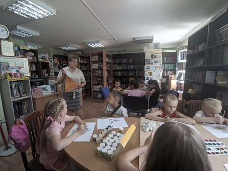 В Тучковской библиотеке – творческий час «Чудо-балалайка»