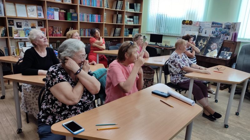 В Тучковской библиотеке занимались пальчиковой гимнастикой