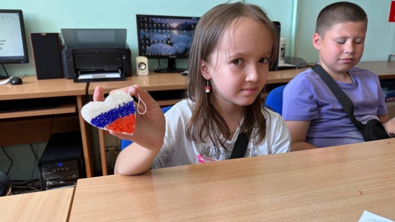 Юные ружане мастерили праздничный символ