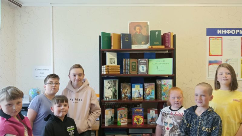 В Покровской библиотеке – литературный час