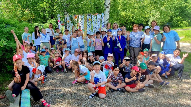 Ребята из лагеря «Солнечный» играли в путешествие по России