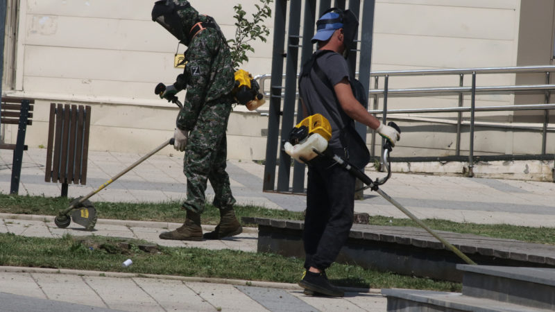 В Рузском округе окашивают газоны