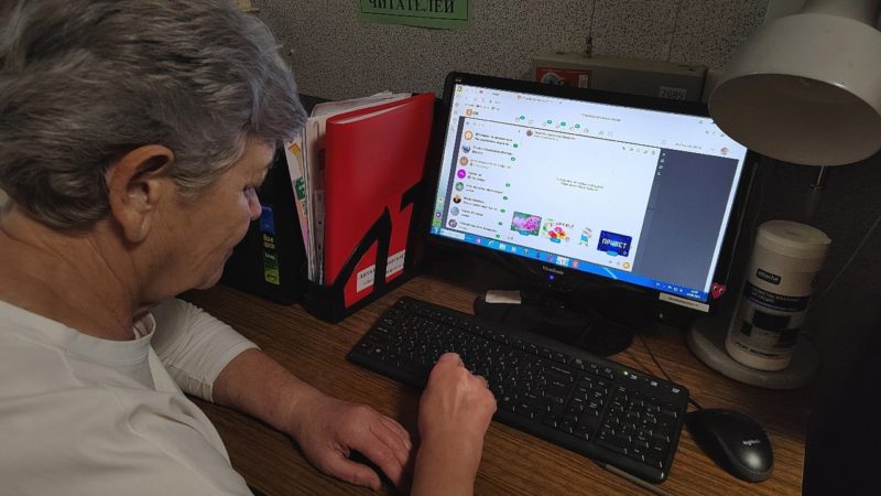 В Краснооктябрьской библиотеке учат пользоваться соцсетями