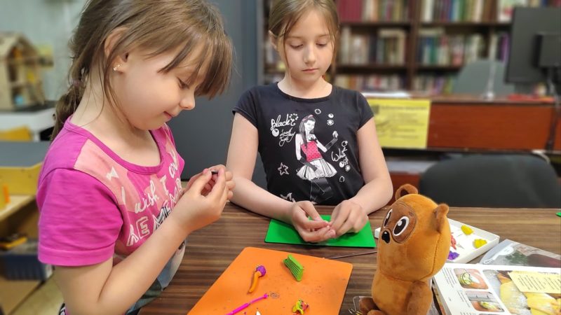 В Краснооктябрьской библиотеке слепили сладости для Винни-Пуха