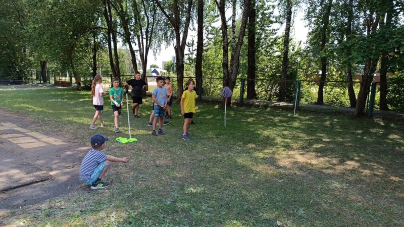 Никольские школьники играли на свежем воздухе и повторяли правила безопасности