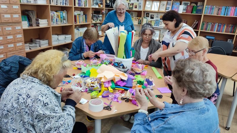 Корзинки с цветами – от тучковских рукодельниц