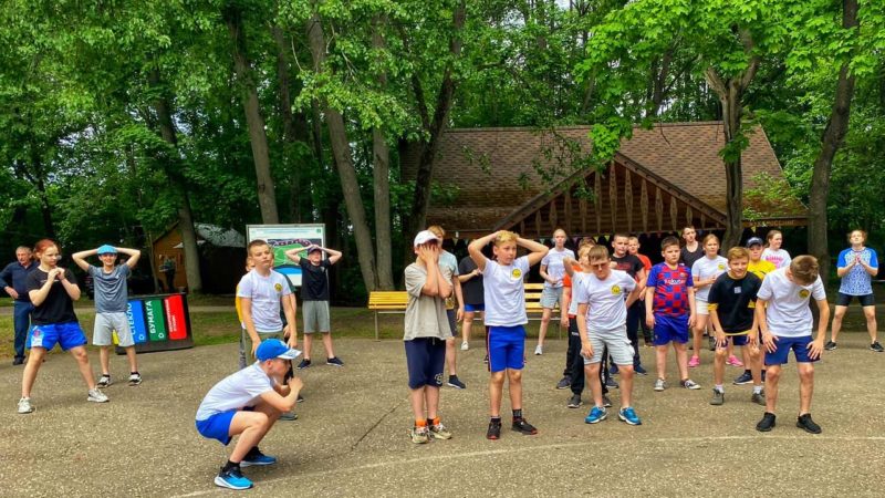 На Городке детям раскрыли технику бросков ватерполистов