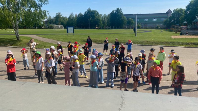 Участники «Каникул в Молодежке» весело провели время на стадионе