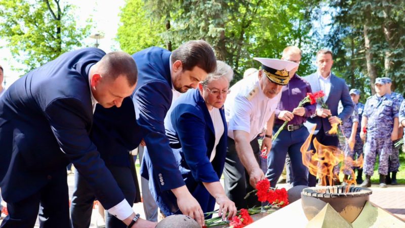 В Рузе возложили цветы к мемориалу  Славы