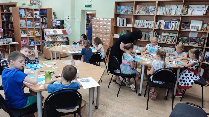 Юные тучковцы дали вторую жизнь старым газетам