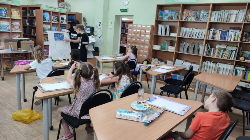 В Тучковской библиотеке изображали полет Валентины Терешковой