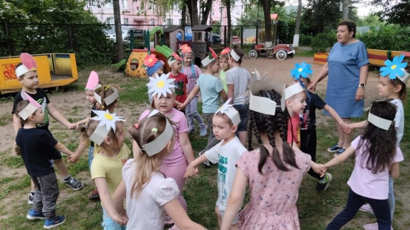 Рузские дошколята устроили танцы с цветами
