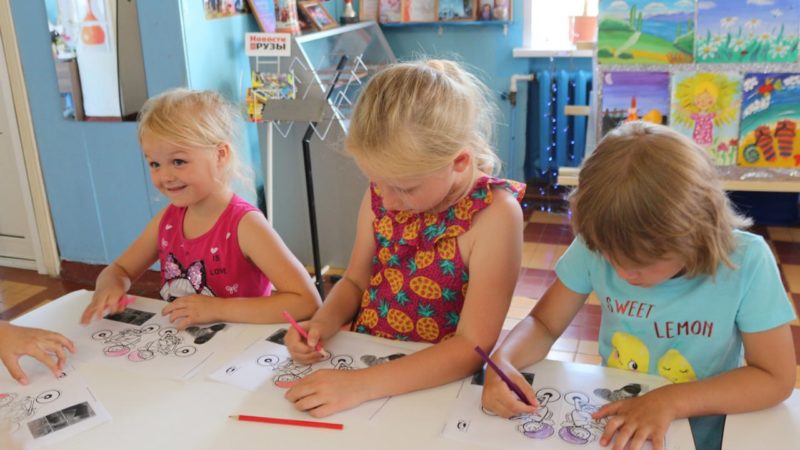 Дороховчане мастерили поделку «Велосипедист»