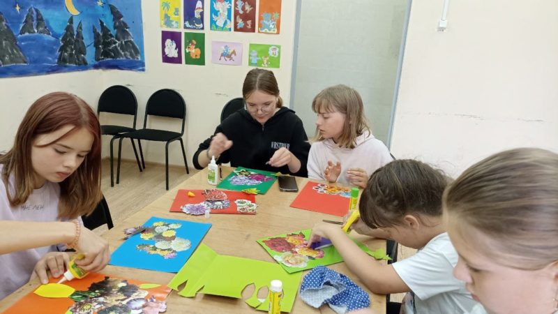 Юным лидинцам рассказали о цветах