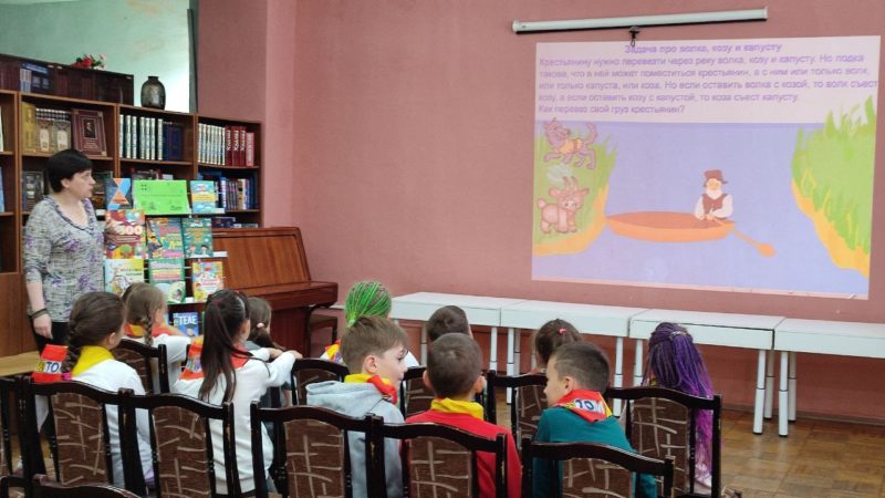 Ребята из «Каникул в Молодежке» решали ребусы и разгадывали шарады